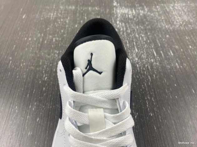 Jordan 553558-132 Air and white Low 1  black 1229